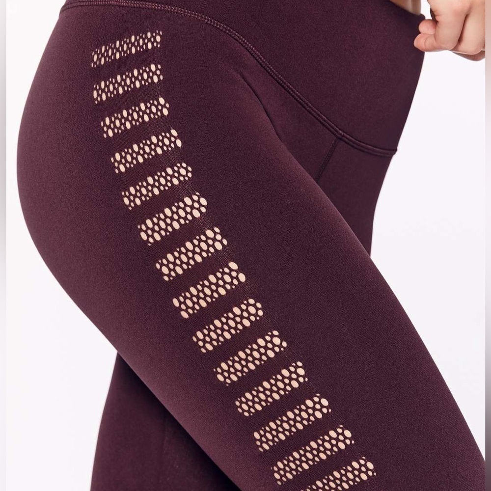 Lululemon Reveal Crop (Stripes 17")
Dark Adobe - Picture 5 of 8